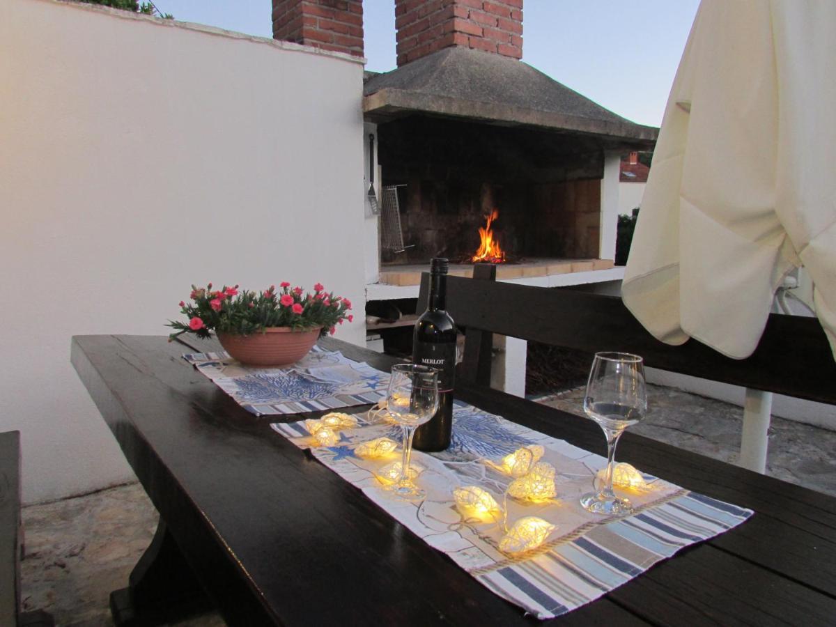 Apartment Pjaca Postira Εξωτερικό φωτογραφία