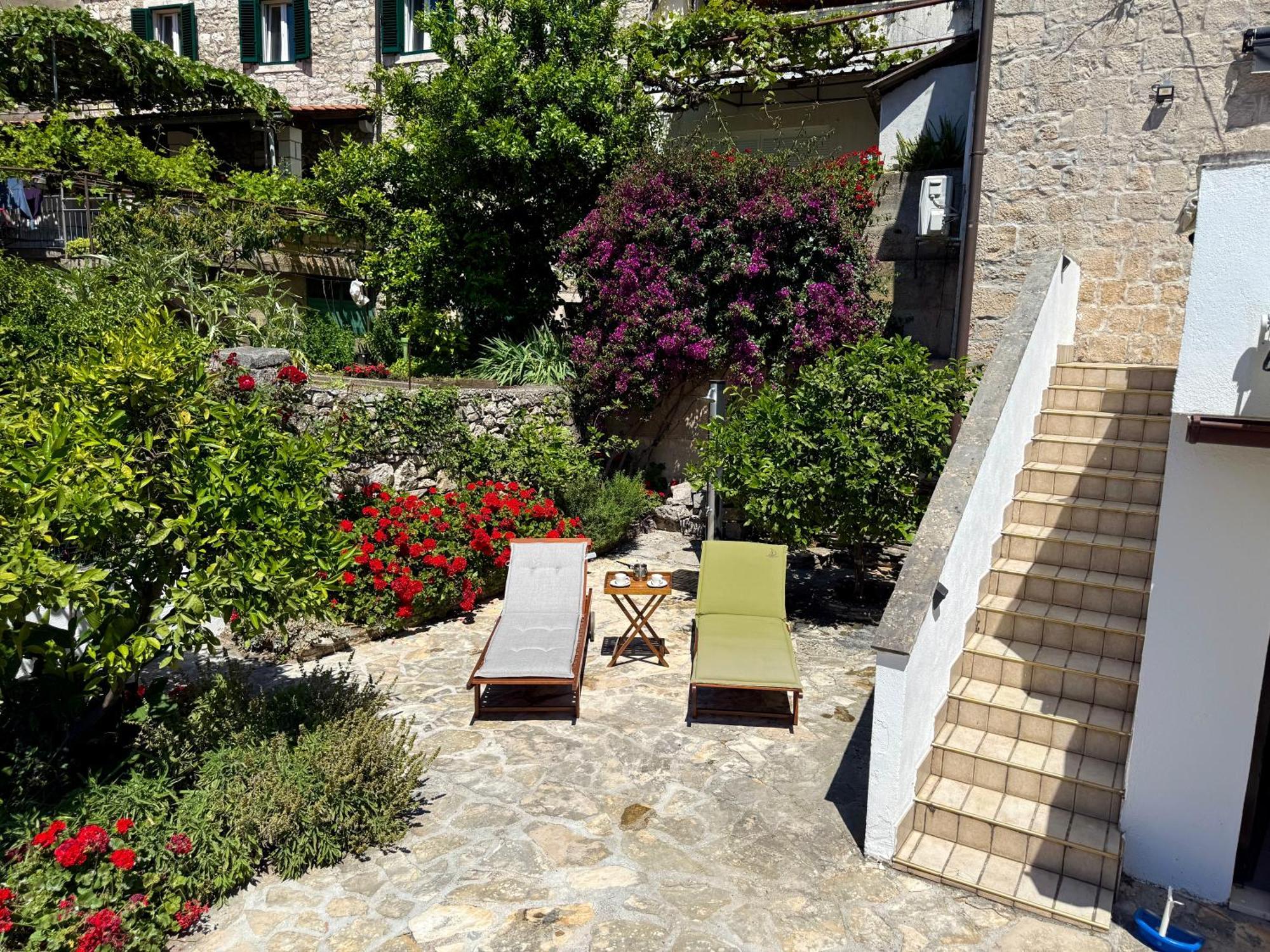 Apartment Pjaca Postira Εξωτερικό φωτογραφία